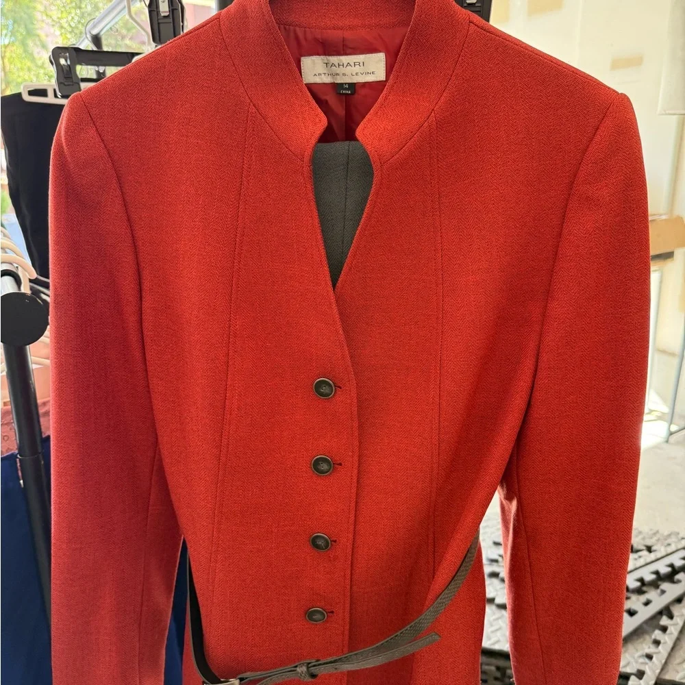 Tahari Women's Elegant pantsuit - Picture 1 of 4